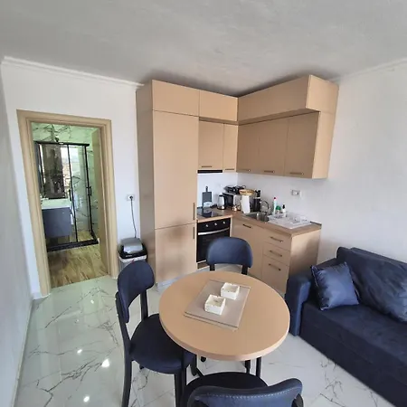 Cozy Sea View 3 Min Walk To Promenade *